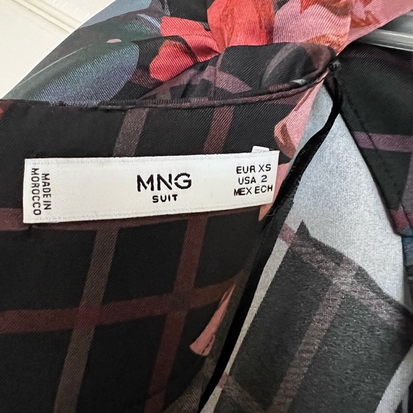 Mango Multi Color Floral Top, Size 2, Pre-owned - Picture 7 of 7